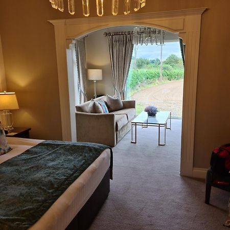 Clanard Court Hotel Ати Екстериор снимка