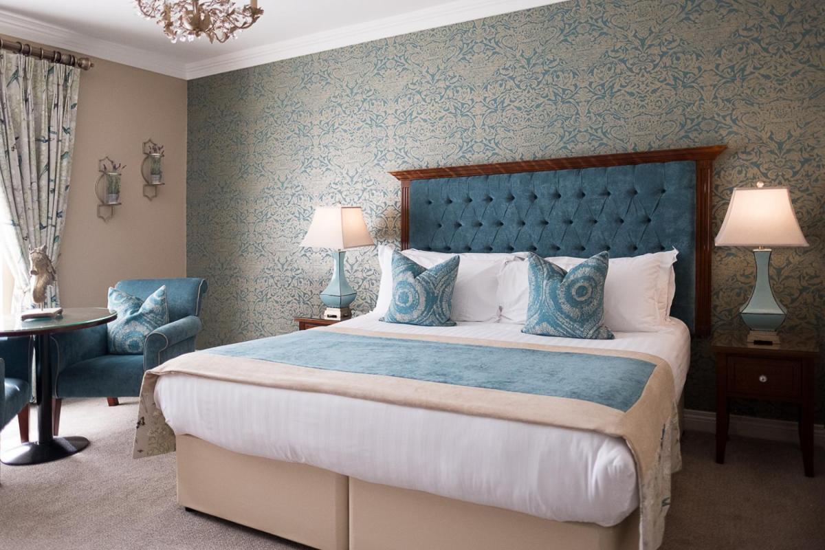 Clanard Court Hotel Ати Екстериор снимка